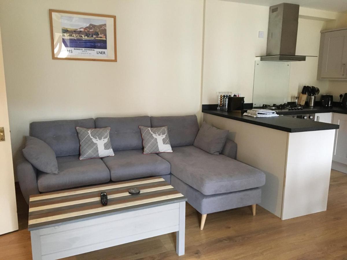 Lairds And Keepers Apartments Дънкелд Екстериор снимка
