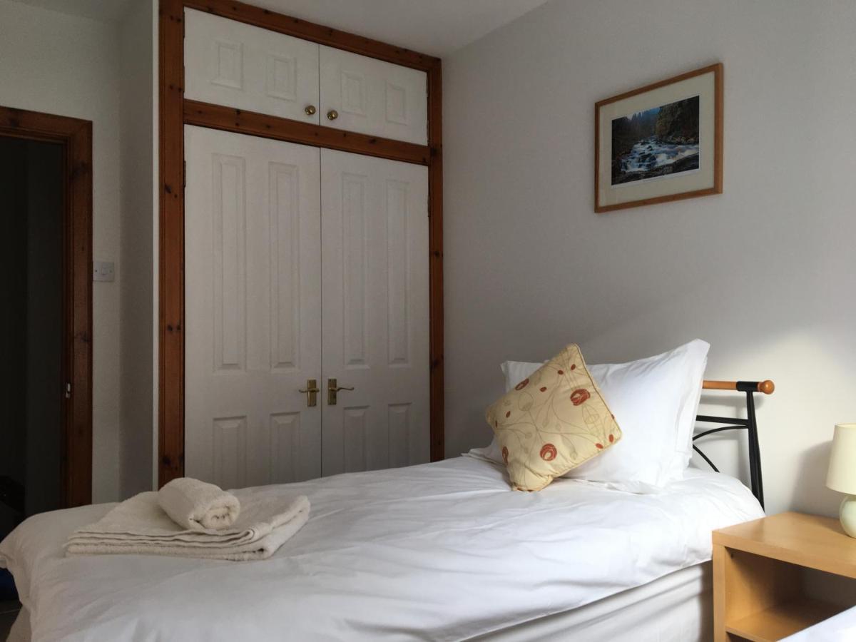 Lairds And Keepers Apartments Дънкелд Екстериор снимка