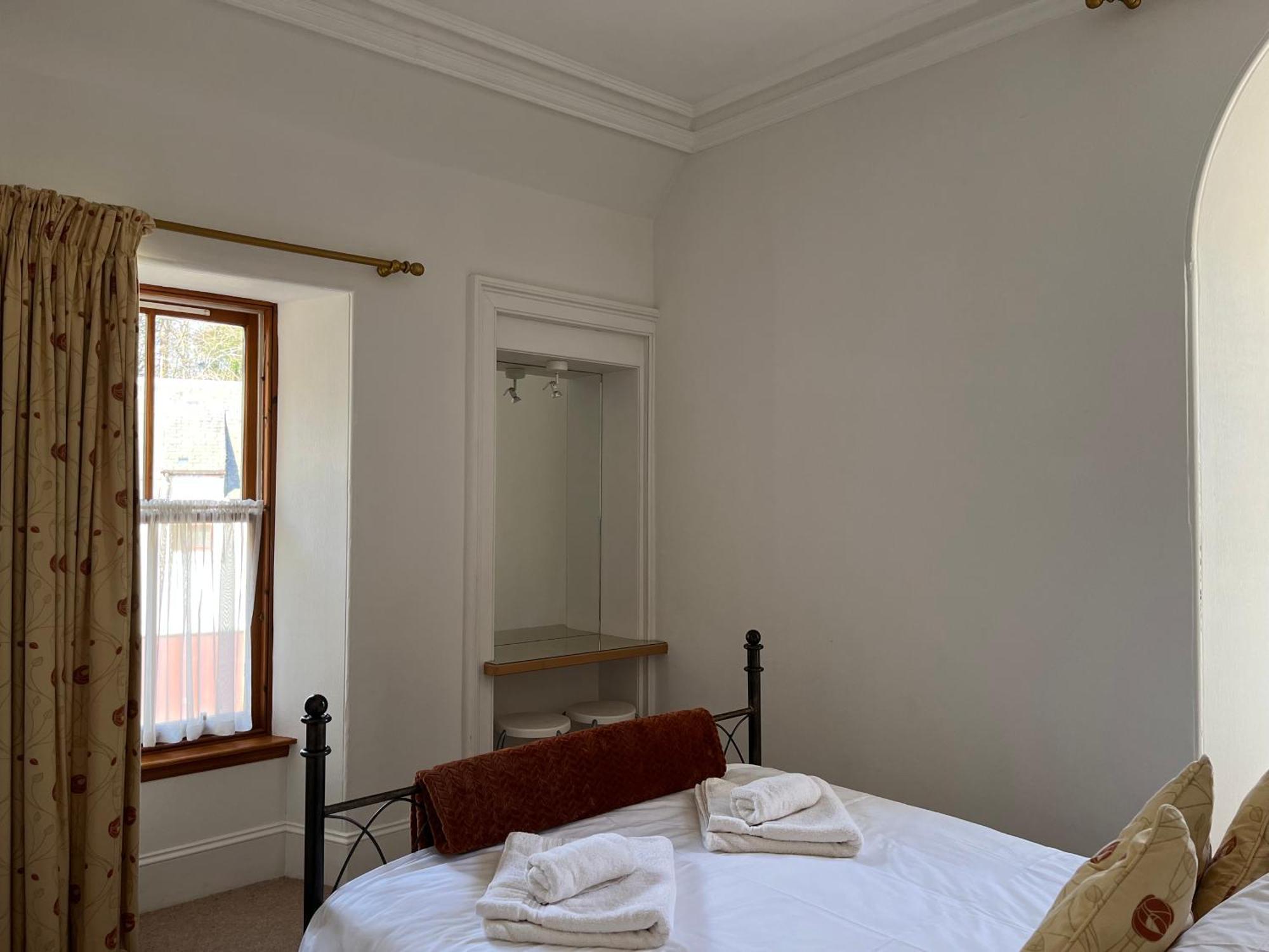 Lairds And Keepers Apartments Дънкелд Екстериор снимка
